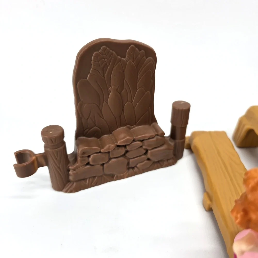 Fisher-Price Little People Thanksgiving Celebration Pilgrims Indians Sophie